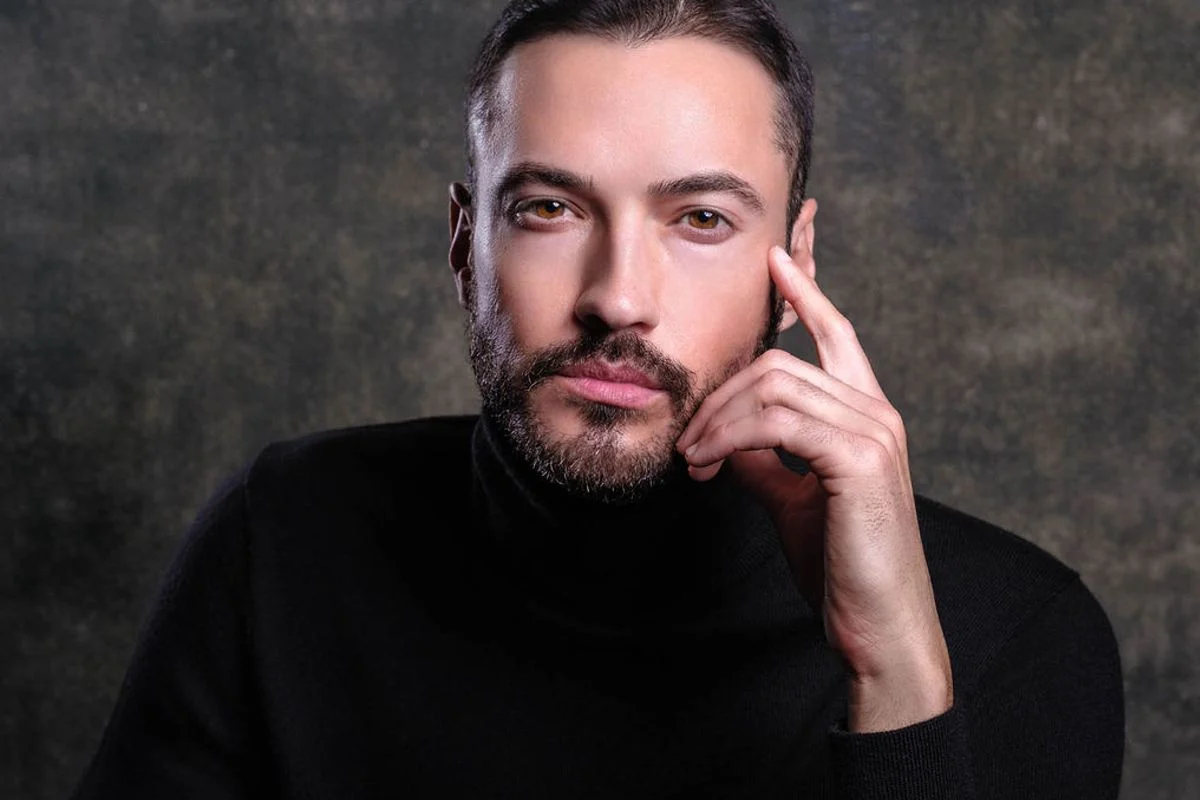 Headshots vs Brand Photography – Whats the Difference and Which One Do You Actually Need – Image 1 Headshots vs Brand Photography - Whats the Difference and Which One Do You Actually Need - Image 1